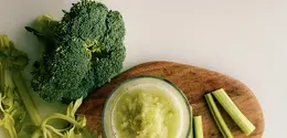 Mengonsumsi jus sayuran hijau di pagi hari memberikan suntikan energi instan tanpa menyebabkan sugar crash seperti minuman manis lainnya. [Dok/Pexels.com/ROMAN ODINTSOV].