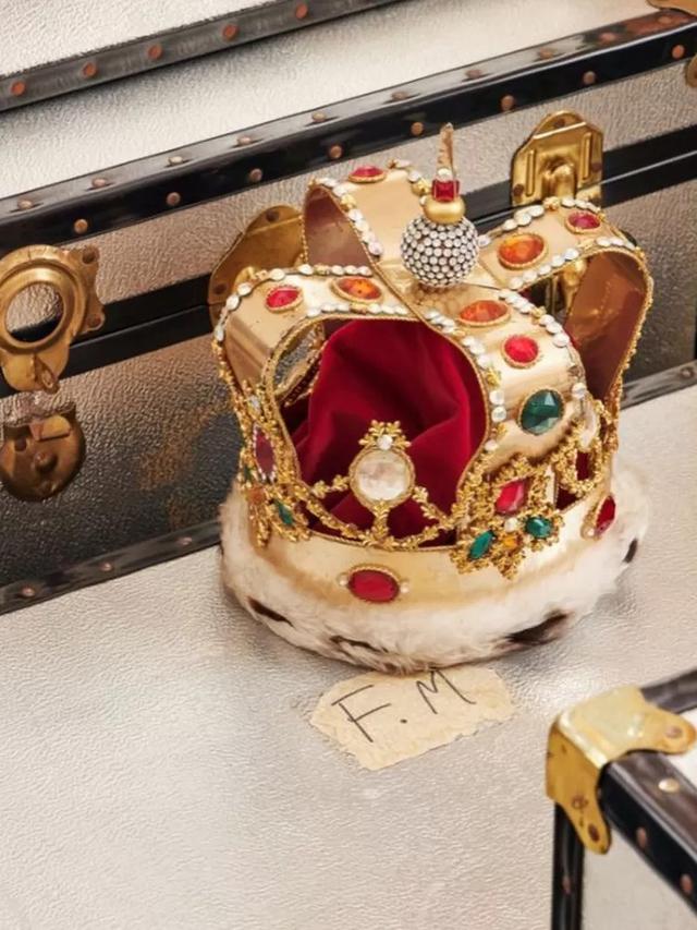 Mahkota Merah Freddie Mercury