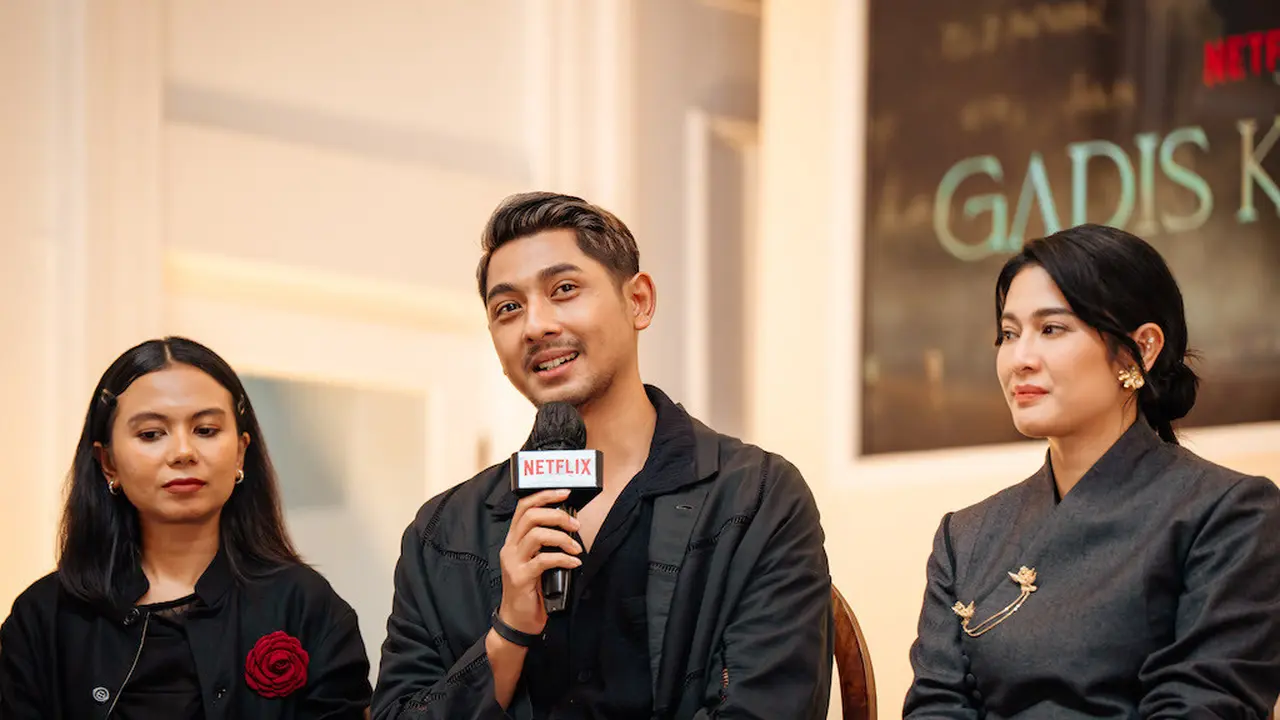 Kamila Andini. Arya Saloka, Dian Sastrowardoyo dalam konferensi pers serial Gadis Kretek, Rabu (1/11/2023). (Foto: Netflix)