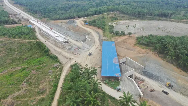 PT Hutama Karya Infrastruktur (HKI) melanjutkan konstruksi Jalan Tol Binjai-Pangkalan Brandan. (Foto: Hutama Karya)