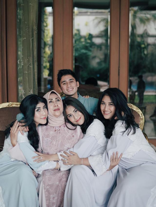 Alshad Ahmad Bareng Ketiga Kakak