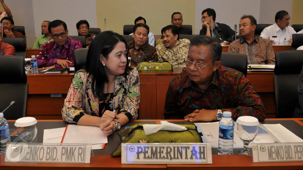 20151013-Bahas Anggaran, Empat Menko Datangi Banggar DPR -Jakarta