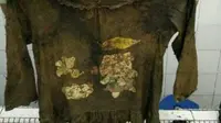 Bekas seretan ditemukan pada pakaian Angelika sebelum menghilang. (Liputan6.com/M Syukur)