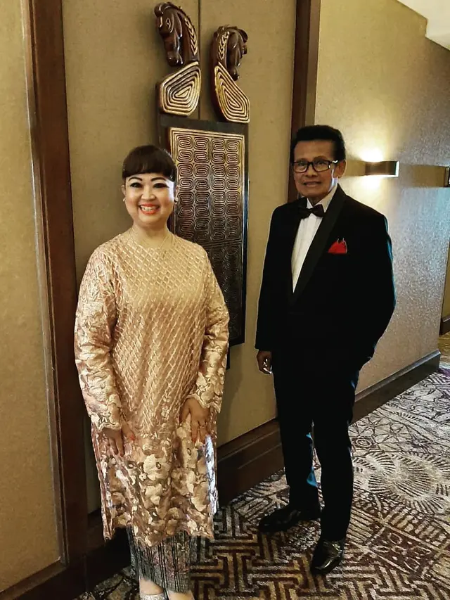 Koes Hendratmo dan Aprilia Puspitawati (https://www.instagram.com/p/B8bs7NpgRpI/)