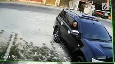 Aksi pencurian kotak amal disebuah rumah makan, dikecamatan pasar Kemis, kabupaten Tangerang, Banten, terekam kamera pengintai, atau CCTV.