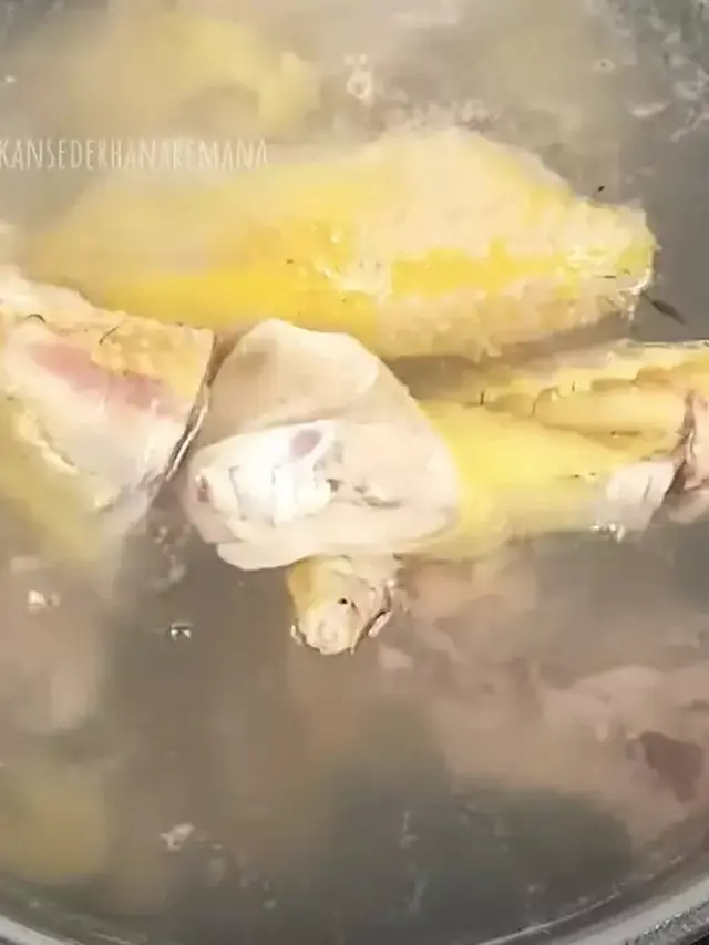 Tambahkan Potongan Ayam dan Rebus Selama 5 Menit