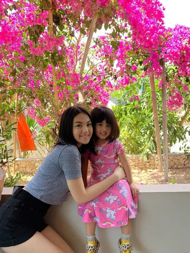 6 Momen Kedekatan Venna Melinda dan Aisyah Aqilah, Bak Ibu Kandung