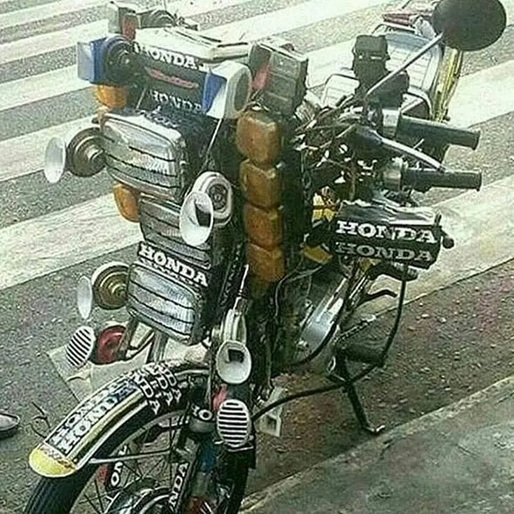 Modifikasi nyeleneh lampu motor (Ist)