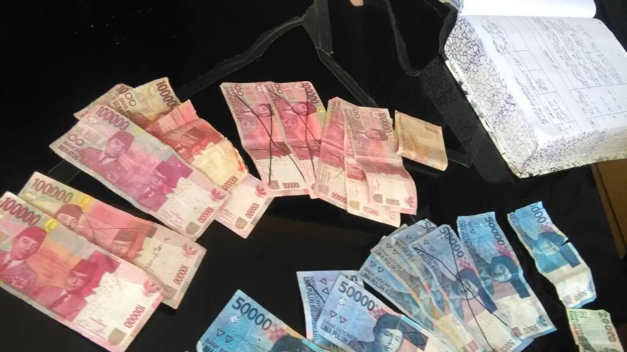 Waktu Favorit Pengedar Uang Palsu Berkeliaran di Pasar
