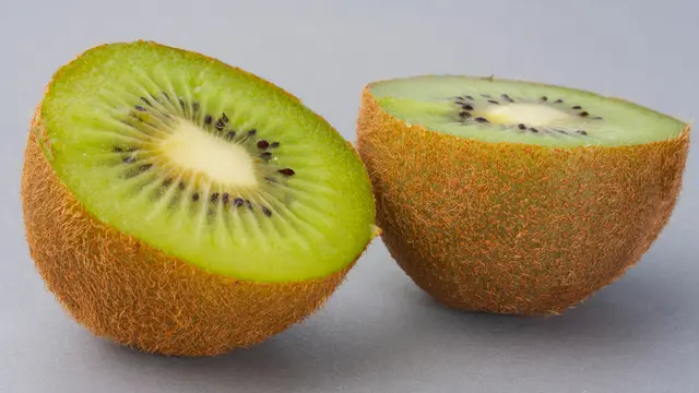 Mengapa Kiwi bisa Menjadi Camilan yang Sempurna? Ini Kata Ahli Gizi
