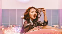 Selebgram Revina VT Ungkap Rahasia Miliki Kulit Halus dan Wangi