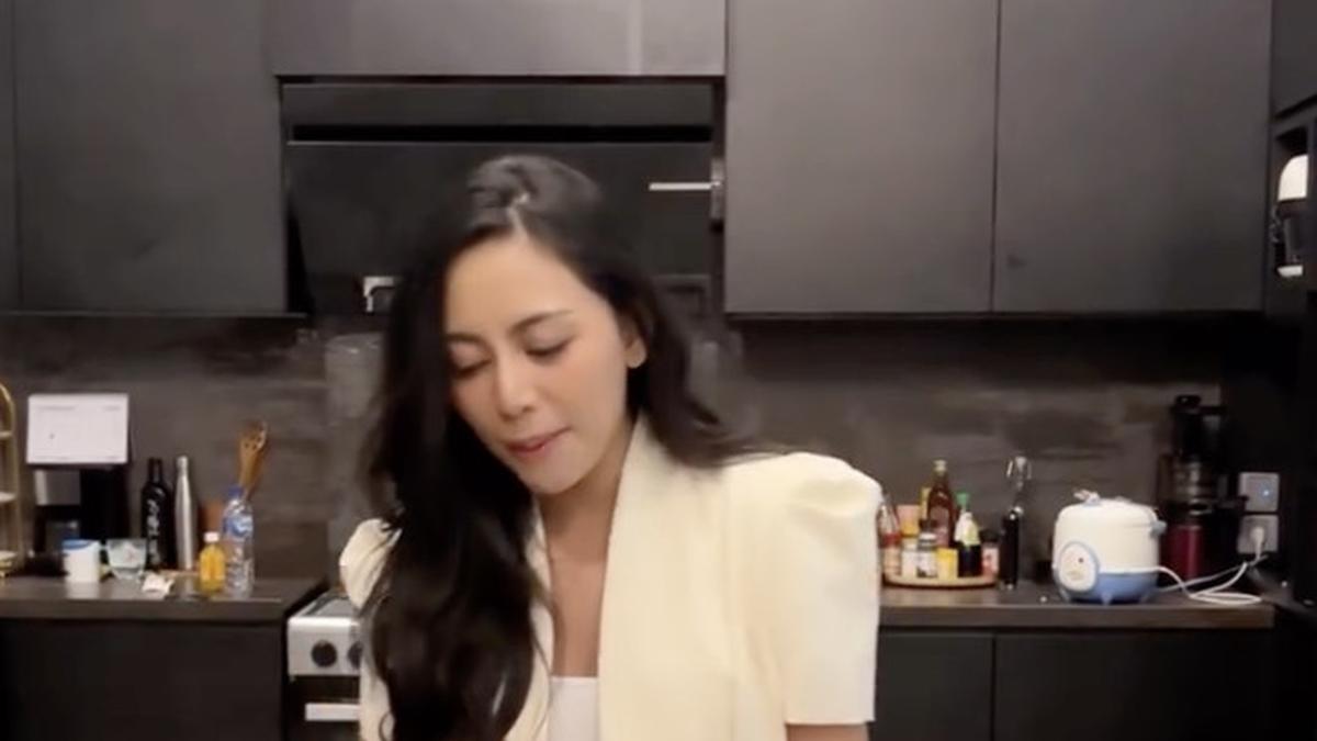 7 Potret Dapur Rumah Rachel Vennya, Desain Minimalis Elegan untuk Hunian Modern