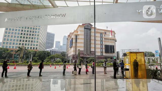 Persiapan Pembukaan Kembali Senayan City
