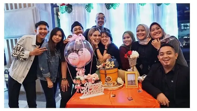 7 Potret Ulang Tahun Nikita Mirzani, Mewah dan Penuh Kebahagiaan