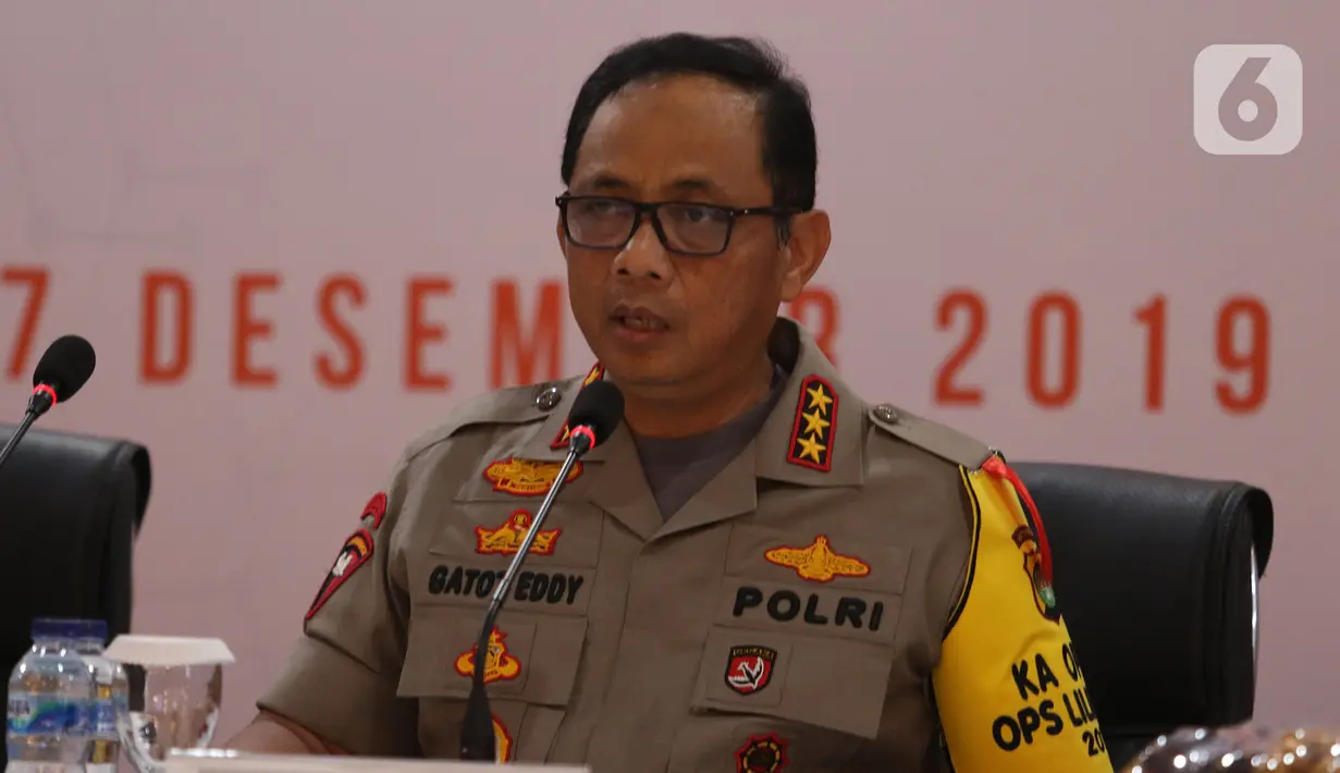 Kapolda Metro Jaya Komjen Gatot Eddy Pramono menyampaikan keterangan saat Jumpa Pers Akhir Tahun 2019 Polda Metro Jaya di Jakarta, Jumat(27/12/2019). Dalam jumpa pers, Kapolda Metro menyampaikan sejumlah aduan dari masyarakat hingga pengungkapan kasus sepanjang 2019. (Liputan6.com/Herman Zakharia)