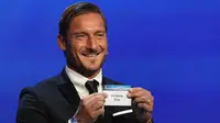 Francesco Totti akan kursus pelatih. (AFP / VALERY HACHE)