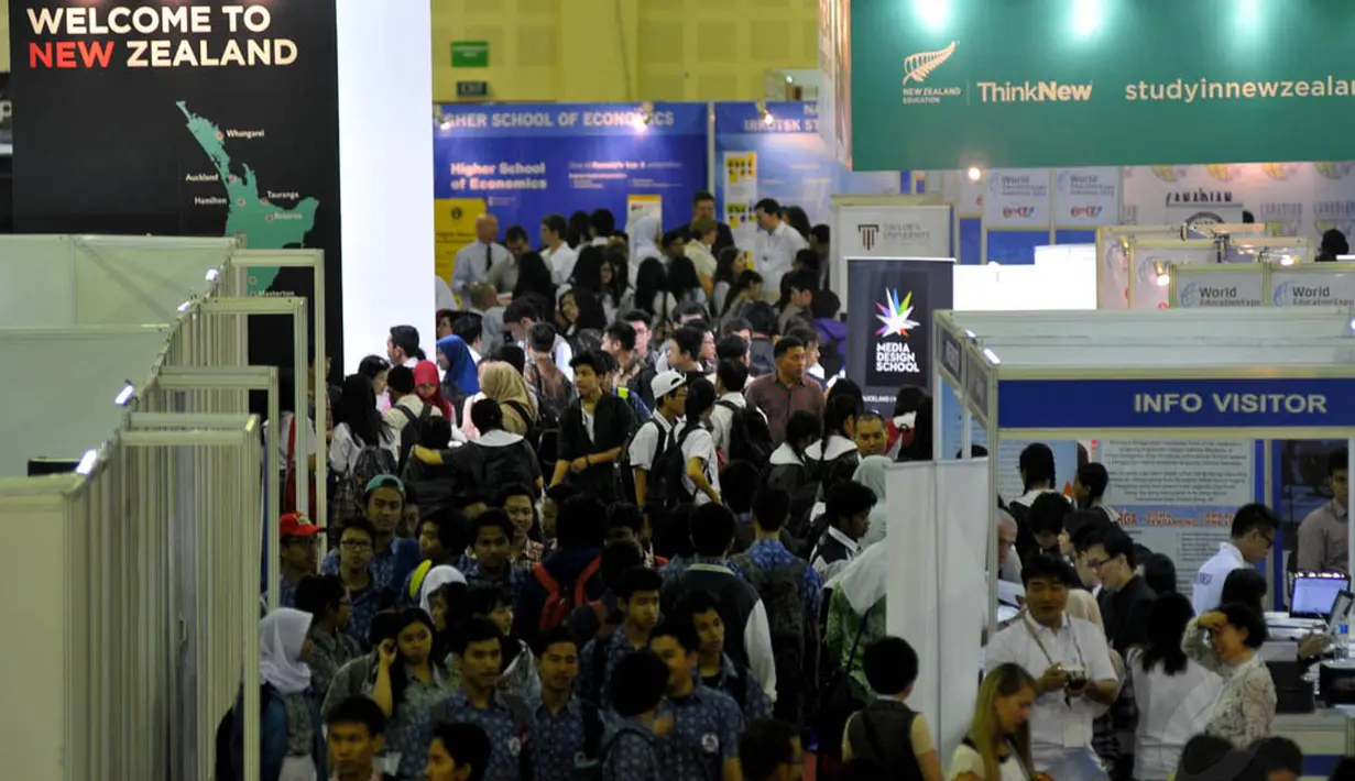 World Education Expo Indonesia ini diikuti 200 institusi dari 20 negara, Jakarta, (3/10/14). (Liputan6.Com/Johan Tallo)