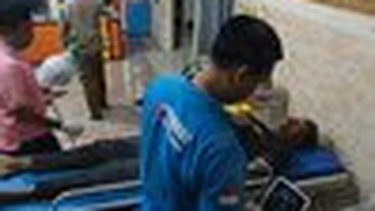 Terpergok Satroni Rumah Warga, Terduga Maling Motor di Probolinggo Kritis Dihajar Massa