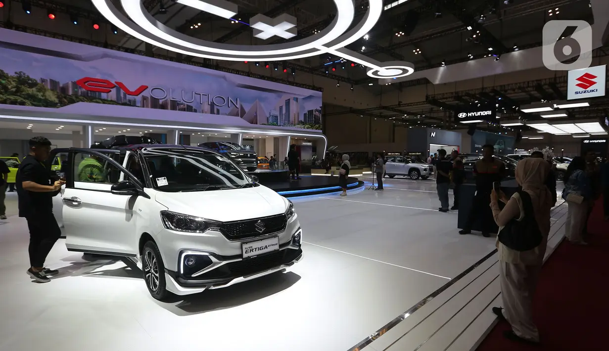 Di Indonesia, Suzuki telah menghadirkan kendaraan ramah lingkungan seperti Ertiga Hybrid, Grand Vitara Hybrid, dan Xl7 hybrid. (Liputan6.com/Angga Yuniar)