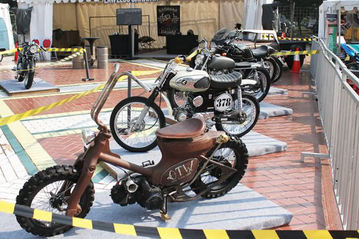 Modifikasi Unik Sepeda Motor Sesaki Zona B Otobursa Tumplek Blek