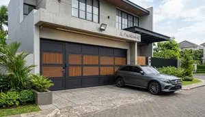 7 Model Pintu Garasi dengan Kisi-Kisi untuk Membantu Sirkulasi Udara, Terlihat Modern dan Elegan