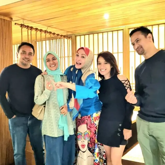 6 Potret Kedekatan Angelina Sondakh dan Adik Ipar, Sempat Dikabarkan Bakal Menikah