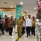 Presiden Jokowi didampingi Menhub, Seskab, dan Gubernur Lampung meninjau Terminal Baru Bandara Radin Inten II, di Bandar Lampung, Lampung, Jumat (8/3) pagi. (Foto: Deny S/Humas)