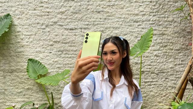 Penampakan Samsung Galaxy A25 5G (Liputan6.com/ Agustin Setyo Wardani)