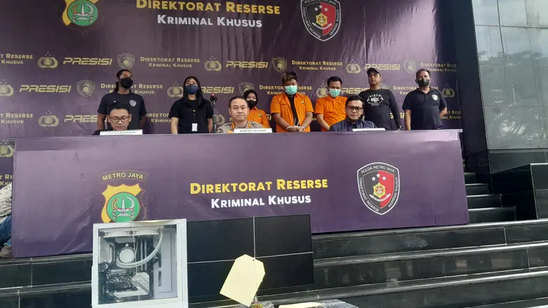 Polda Metro Jaya menggelar konferensi pers perihal kasus konten baju impor bisa dibawa pulang.