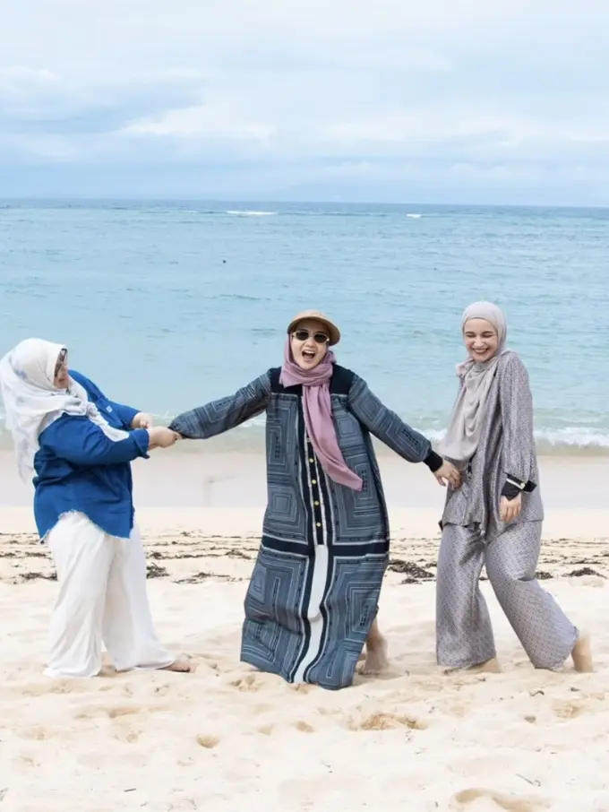 Zaskia dan Shireen Sungkar saat Liburan di Bali