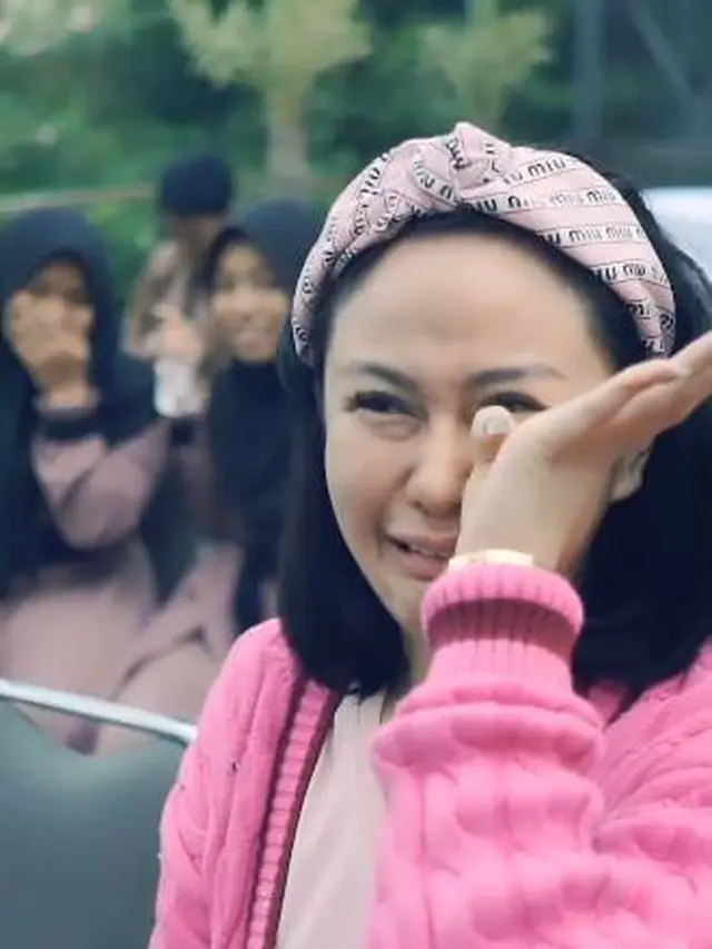 Diliputi Suasana Haru, Ini 7 Momen Gender Reveal Kehamilan Denise Chariesta