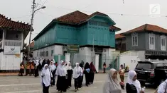 Kampung Al Munawwar merupakan Kampung pemukiman Arab pertama di Palembang, terletak di tepian Sungai Musi.
Situs sejarah islam yang berusia lebih dari 600 tahun.