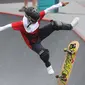 Skateboarder Indonesia Bunga Nyimas melakukan gerakan trik pada final taman putri Asian Games 2018 di arena roller sport Jakabaring, Palembang, Sumatera Selatan, Rabu (29/8). (ANTARA FOTO/INASGOC/Rahmad Suryadi/thv/18)