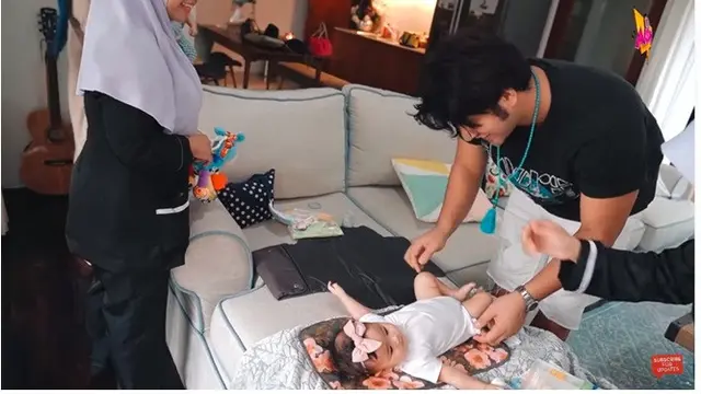 7 Momen Seru Irish Bella dan Ammar Zoni Saat Asuh Anak Kembar Syahnaz