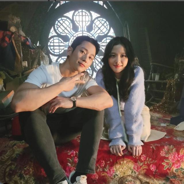 Jisoo Blackpink dan Jung Hae In