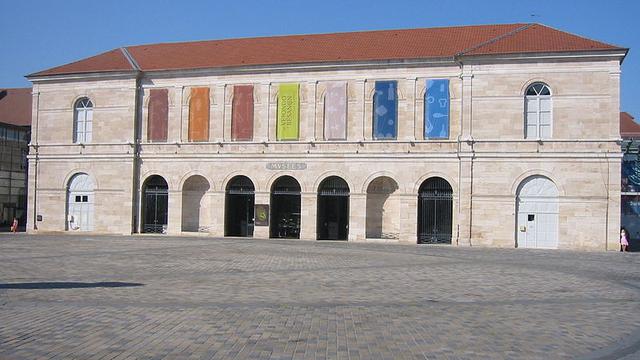 Museum Seni dan Arkeologi Besançon, Perancis