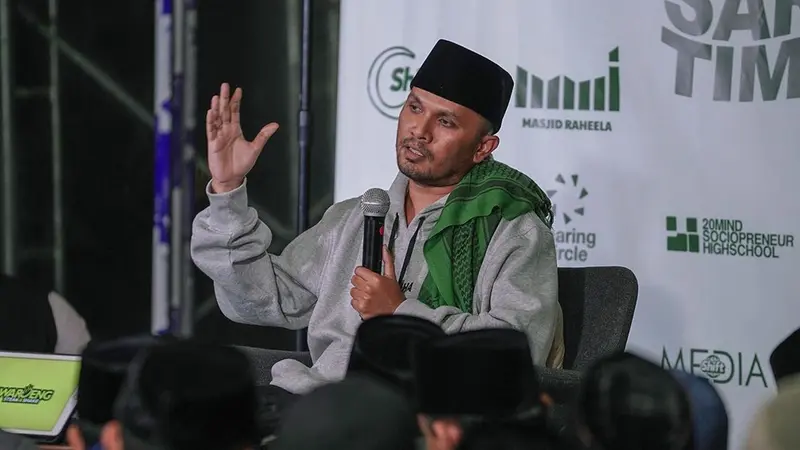 Potret Ustaz Hanan Attaki yang Tengah Jadi Sorotan, Miliki Hobi Berkuda