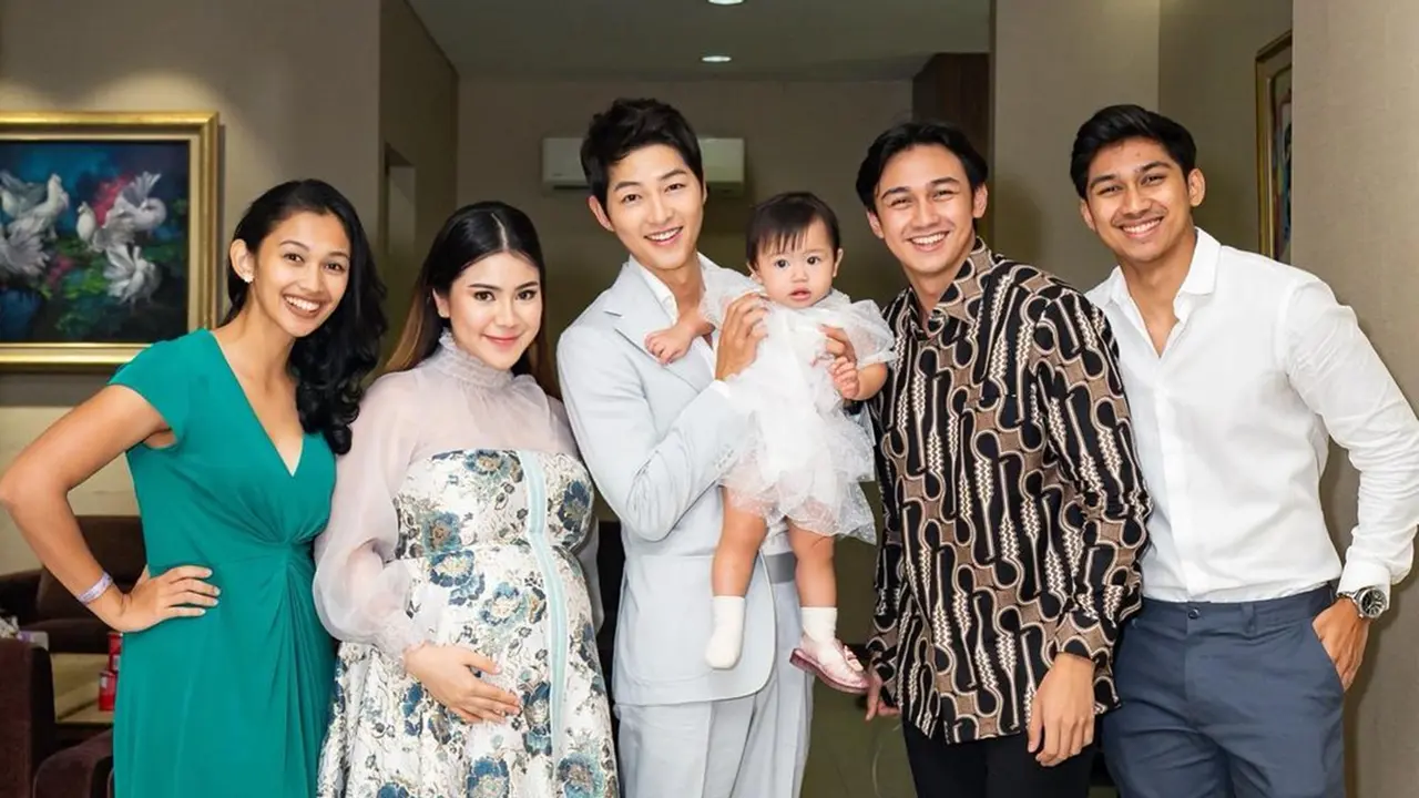 Berawal dari Video Call Kini Bisa Bertemu, Ini Kebersamaan Felicya Angelista dan Song Joong Ki