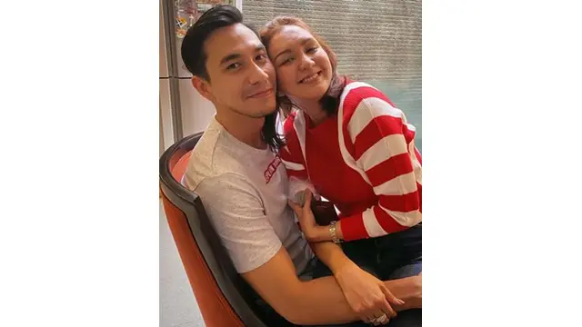 Donna dan Darius semakin terlihat mesra di kejutan ulang tahunnya.