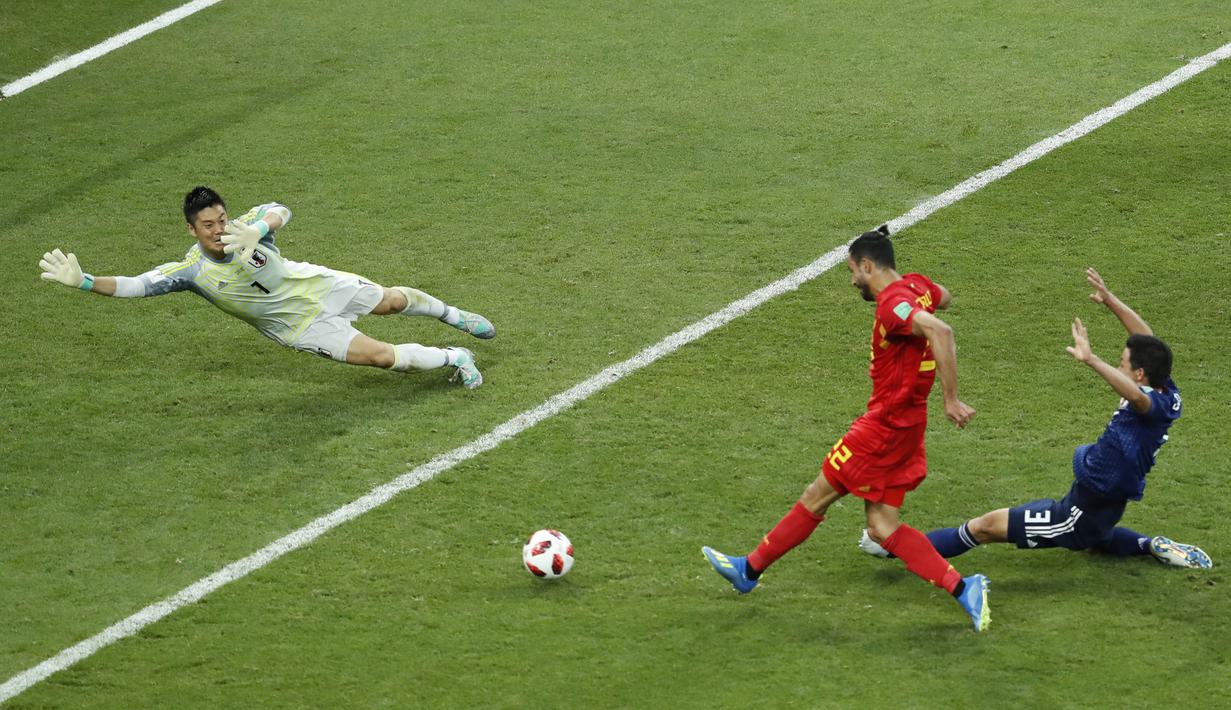 Proses terjadinya gol yang dicetak gelandang Belgia, Nacer Chadli, ke gawang Jepang pada babak 16 besar Piala Dunia di Rostov Arena, Rostov-on-Don, Senin (2/6/2018). Belgia menang 3-2 atas Jepang. (AP/Hassan Ammar)