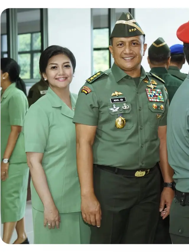 Potret Lawas Bella Saphira saat Pakai Seragam Ibu Persit, Menawan dan Berwibawa