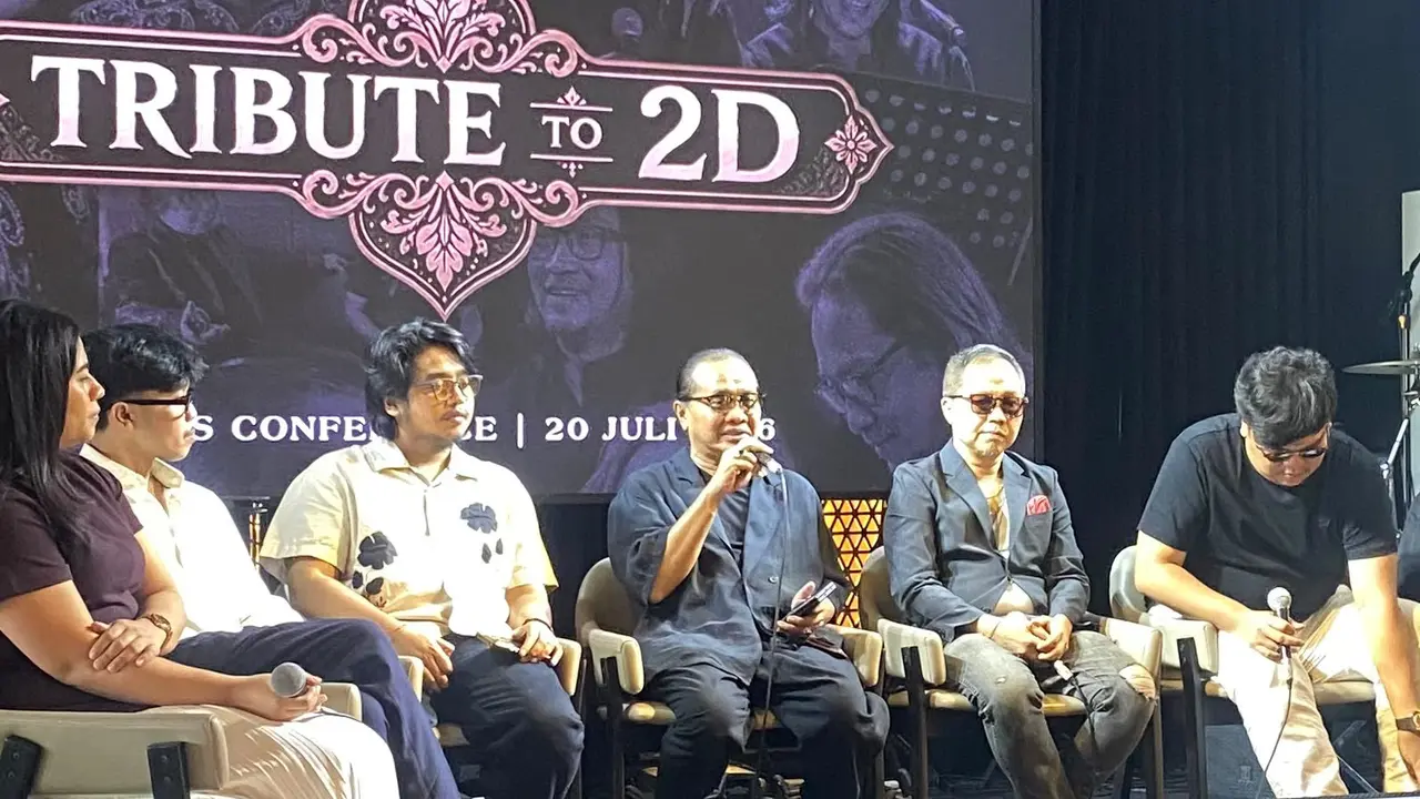 Deddy Dhukun berbicara dalam konferensi pers Tribute to 2D di Jakarta, Senin (20/7/2026). (Liputan6.com/Nola Vemiliana)