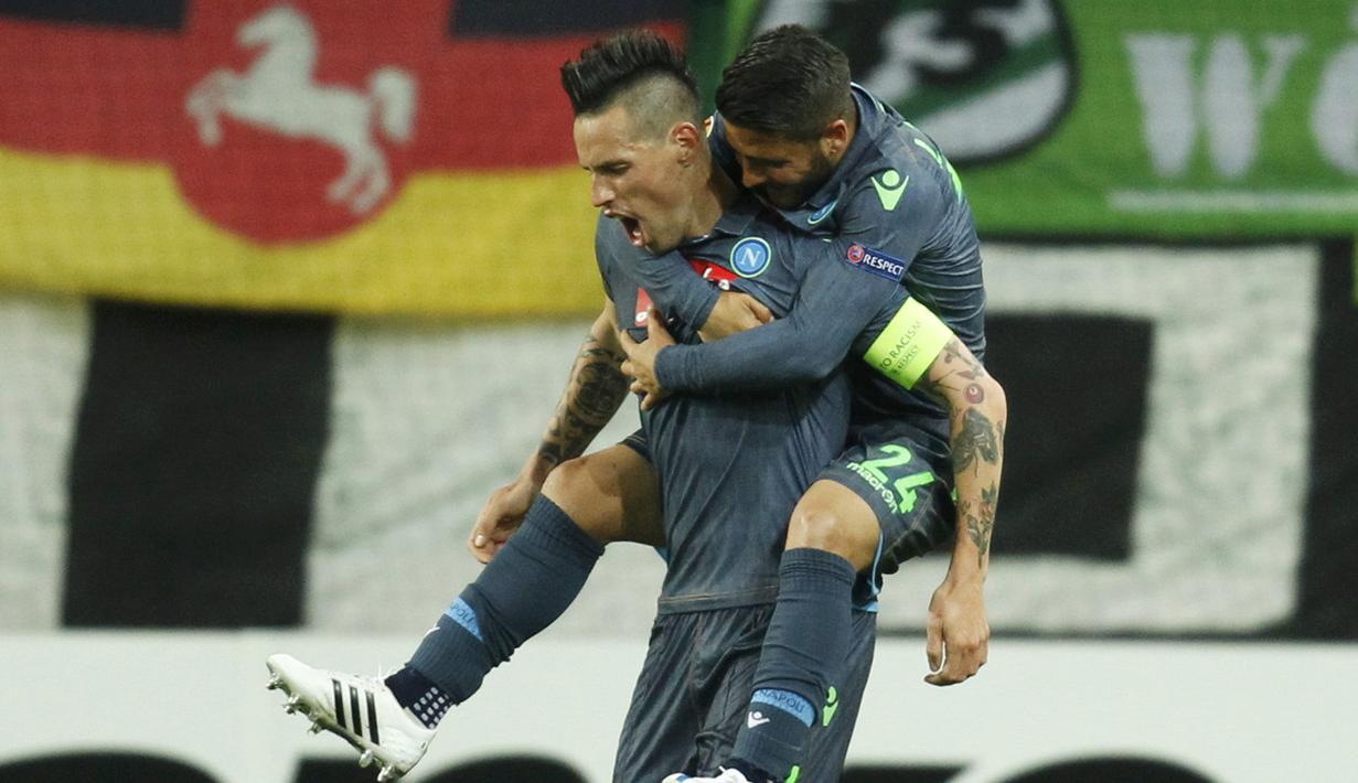 Hamsik merayakan golnya, pemain asal Slovakia itu sukses mencetak dua gol bagi Napoli