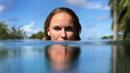 Petenis seksi asal Denmark, Caroline Wozniacki saat berenang di pantai. Petenis 27 tahun ini menjadi juara Australia Terbuka 2018 mengalahkan petenis Rumania Simona Halep 7-6, 3-6, 6-4 di babak Final. (Instagram/@carowozniacki)