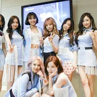 SNSD (Twitter/GirlsGeneration)