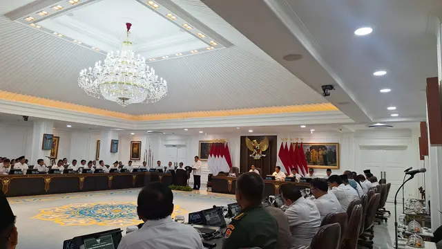 Presiden Prabowo Subianto menggelar sidang kabinet paripurna di Kantor Presiden Jakarta yang dihadiri jajaran, Rabu (22/1/2025).