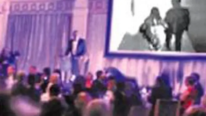 Pernikahan pasangan ini gagal total karena video perselingkuhan. (Sumber Foto: theindependent.sg)