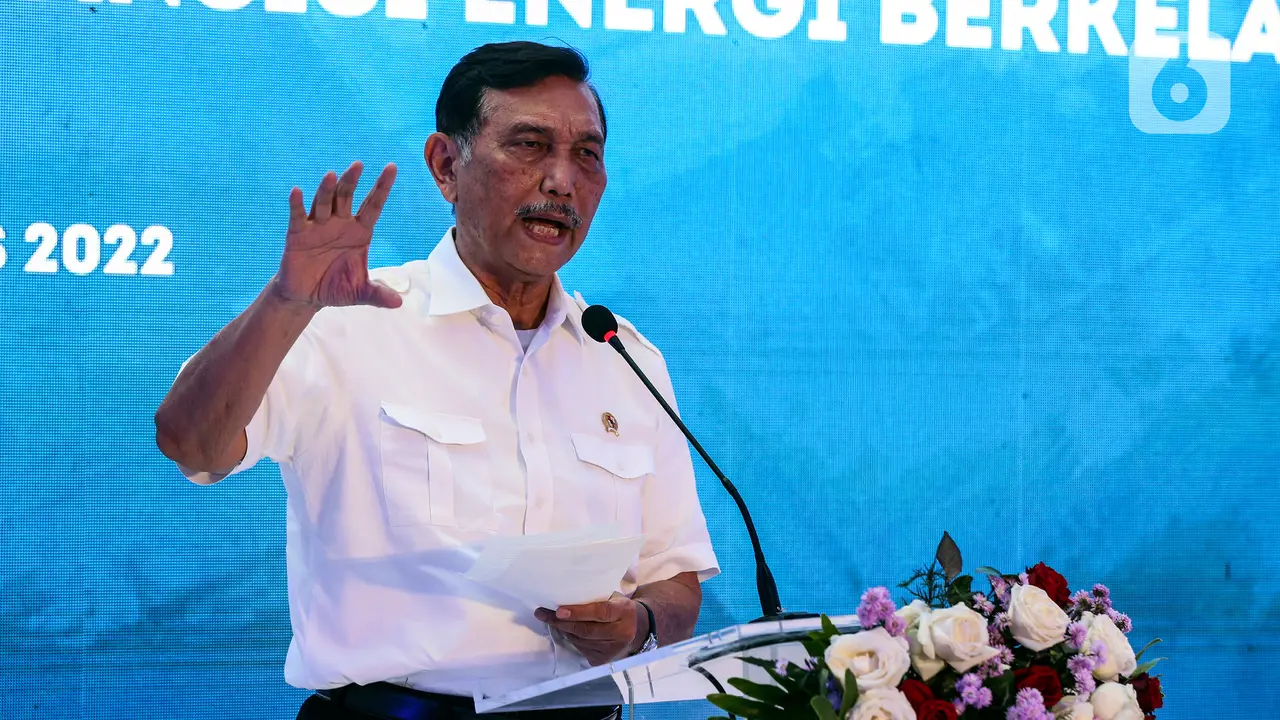 Menko Luhut Resmikan PLTS di Bali untuk Perkuat G20 dalam Transisi Energi Terbarukan