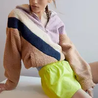 Track short jadi tren fashion 2019 (whowhatwear)