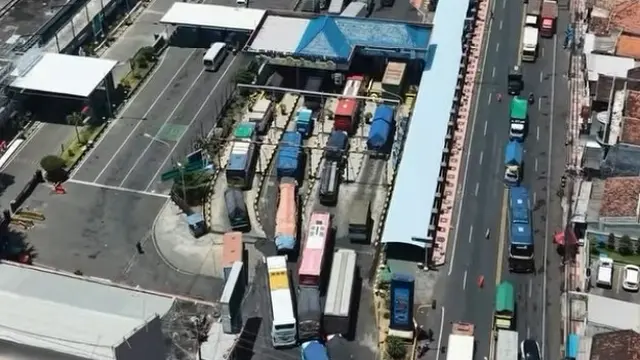 Tangkapan layar pantauan via udara kemacetan Pelabuhan Ketapang. (Dokumentasi Satlantas Polresta Banyuwangi.